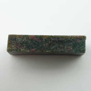 Rubin w fuchsycie cięty surowy 33x21 mm nr 77