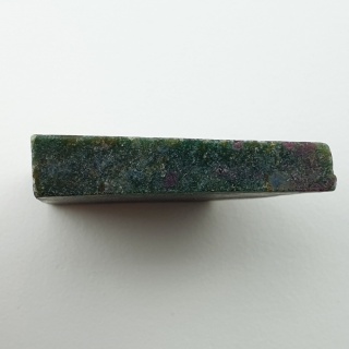 Rubin w fuchsycie cięty surowy 33x27 mm nr 91