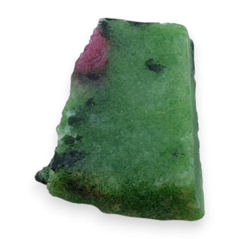 Zoisyt z rubinem cięty surowy 21x18 mm nr 208