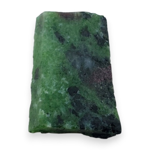 Zoisyt z rubinem cięty surowy 24x17 mm nr 106