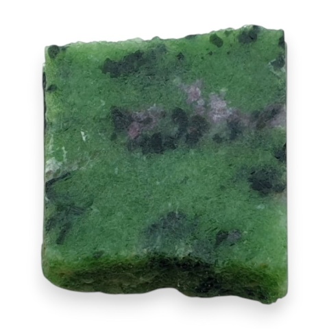 Zoisyt z rubinem cięty surowy 26x24 mm nr 183