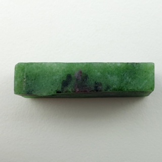 Zoisyt z rubinem cięty surowy 28x15 mm nr 166