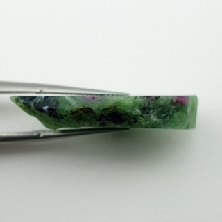 Zoisyt z rubinem cięty surowy 28x16 mm nr 128