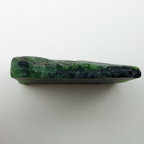 Zoisyte with ruby cut raw 28x25 mm no 135