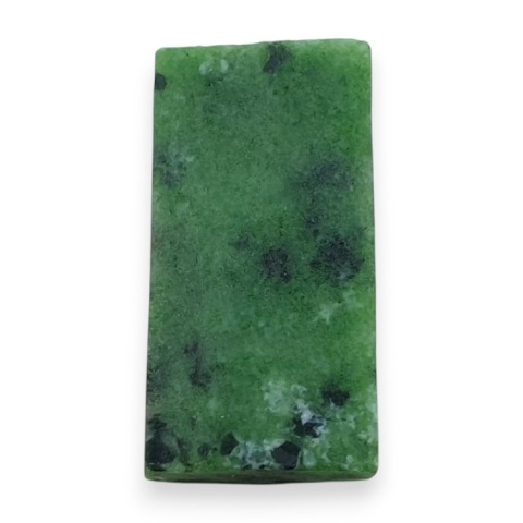 Zoisyt z rubinem cięty surowy 29x15 mm nr 147