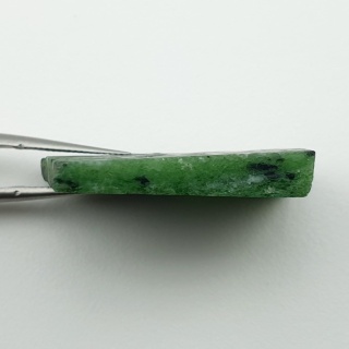 Zoisyt z rubinem cięty surowy 30x24 mm nr 134