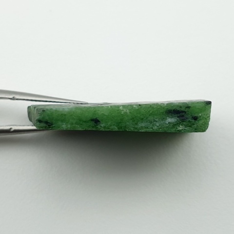 Zoisyt z rubinem cięty surowy 30x24 mm nr 134