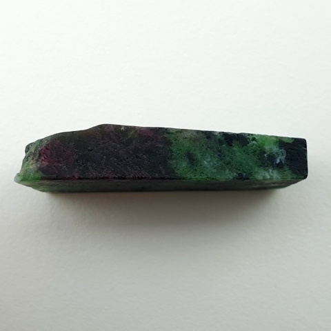 Zoisyt z rubinem cięty surowy 31x15 mm nr 142
