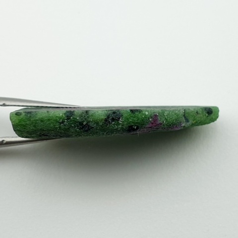 Zoisyt z rubinem cięty surowy 33x18 mm nr 113
