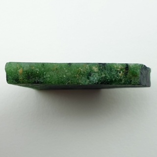 Zoisyt z rubinem cięty surowy 33x26 mm nr 173