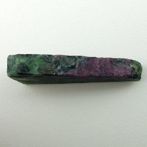 Zoisyt z rubinem cięty surowy 38x16 mm nr 110