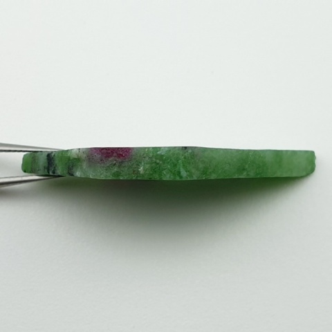 Zoisyt z rubinem cięty surowy 39x18 mm nr 186