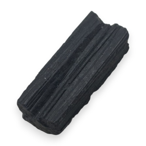 Czarny turmalin surowy 33x14 mm nr 813