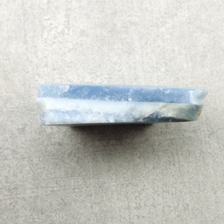 Opal niebieski cięty surowy 23x15 mm nr 207A