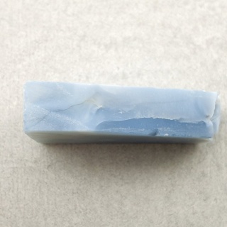 Opal niebieski cięty surowy 31x16 mm nr 115A