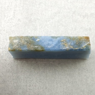 Opal niebieski cięty surowy 32x19 mm nr 167A