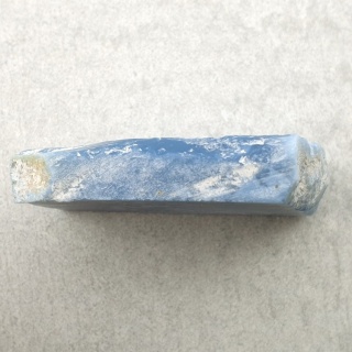 Opal niebieski cięty surowy 32x24 mm nr 110A