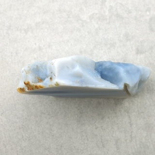 Opal niebieski cięty surowy 33x24 mm nr 130A