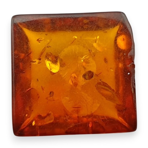 Bursztyn bałtycki kaboszon 12x12 mm nr A109