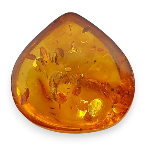 Bursztyn bałtycki kaboszon 13x13 mm nr A124