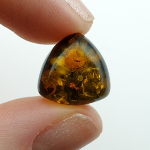 Bursztyn bałtycki kaboszon 14x14 mm nr 948