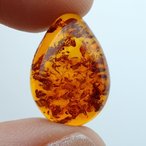 Bursztyn bałtycki kaboszon 18x13 mm nr 964