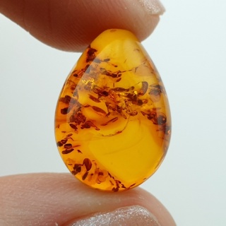Bursztyn bałtycki kaboszon 18x13 mm nr 974