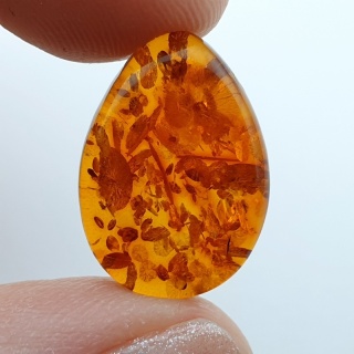 Bursztyn bałtycki kaboszon 18x13 mm nr 993