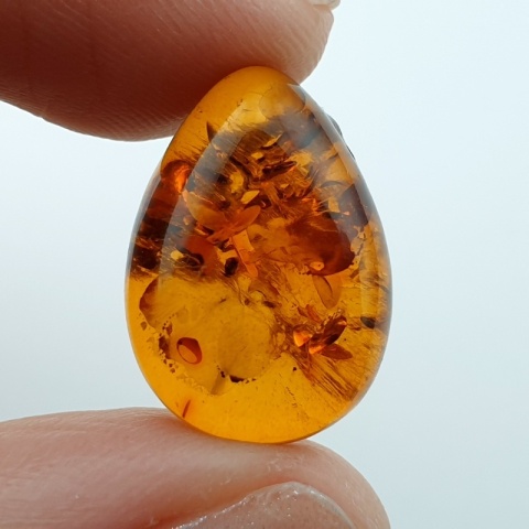 Bursztyn bałtycki kaboszon 18x13 mm nr A133
