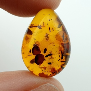 Bursztyn bałtycki kaboszon 18x13 mm nr A137