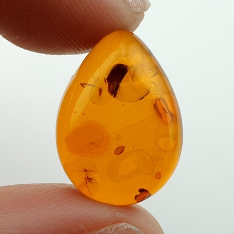 Bursztyn bałtycki kaboszon 18x13 mm nr A24