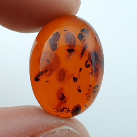 Bursztyn bałtycki kaboszon 18x13 mm nr A93