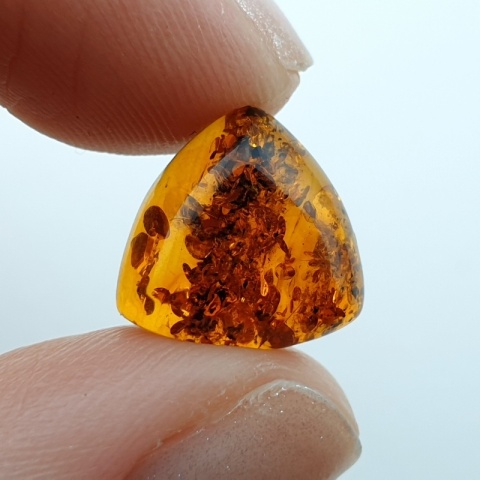 Bursztyn bałtycki kaboszon 12x12 mm nr A242