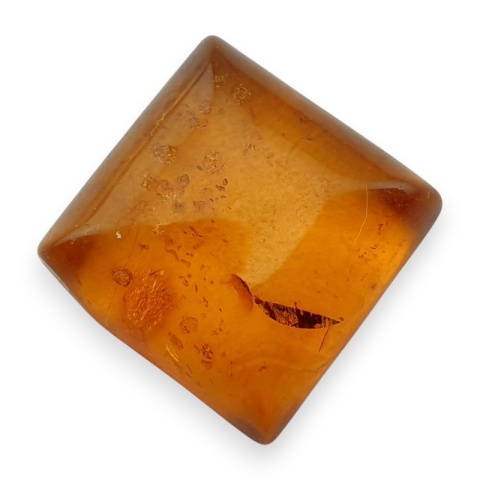 Bursztyn bałtycki kaboszon 14x13 mm nr A168