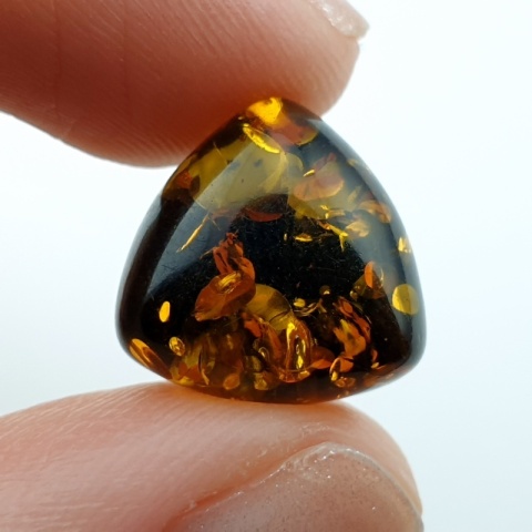 Bursztyn bałtycki kaboszon 14x14 mm nr A205