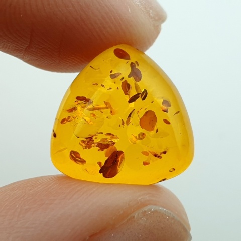 Bursztyn bałtycki kaboszon 14x14 mm nr A233