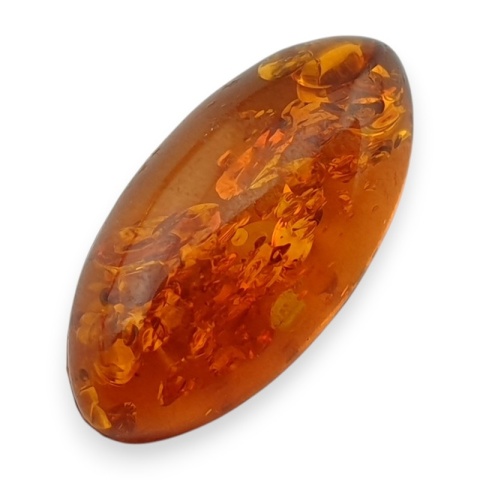 Bursztyn bałtycki kaboszon 16x8 mm nr A303