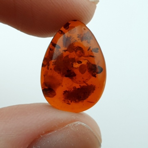 Bursztyn bałtycki kaboszon 17x12 mm nr A178