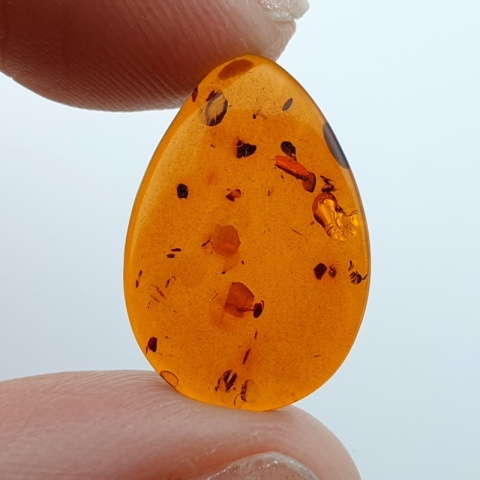 Bursztyn bałtycki kaboszon 18x12 mm nr A155