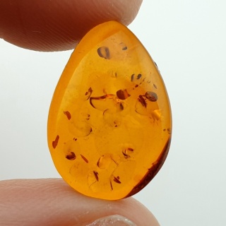 Bursztyn bałtycki kaboszon 18x13 mm nr A154
