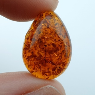 Bursztyn bałtycki kaboszon 18x13 mm nr A170