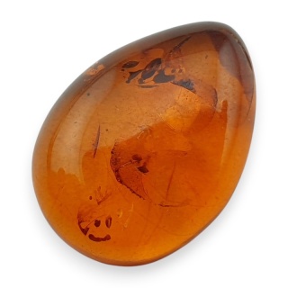 Bursztyn bałtycki kaboszon 18x13 mm nr A172
