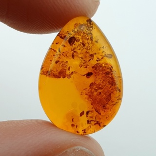 Bursztyn bałtycki kaboszon 18x13 mm nr A174