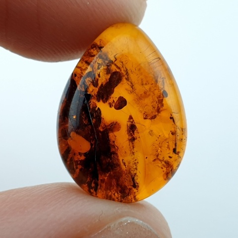 Bursztyn bałtycki kaboszon 18x13 mm nr A187