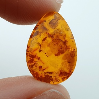 Bursztyn bałtycki kaboszon 18x13 mm nr A193