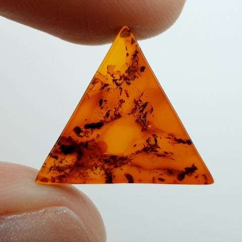 Bursztyn bałtycki płaski trójkąt 17x17 mm nr 9