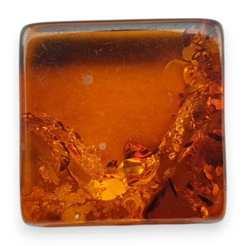 Bursztyn bałtycki płaski kwadrat 10x10 mm nr 45