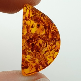 Bursztyn bałtycki płaskie półkole 22x12 mm nr 6