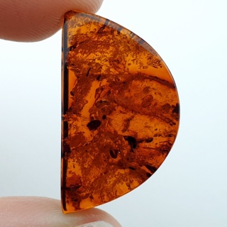 Bursztyn bałtycki płaskie półkole 26x15 mm nr 11