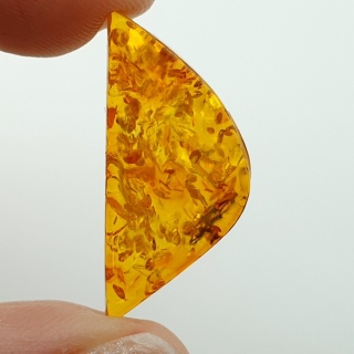 Bursztyn bałtycki płaskie półkole 27x12 mm nr 7